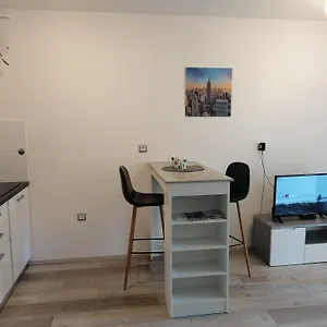 https://apartman-ester.pula-hotels.org
